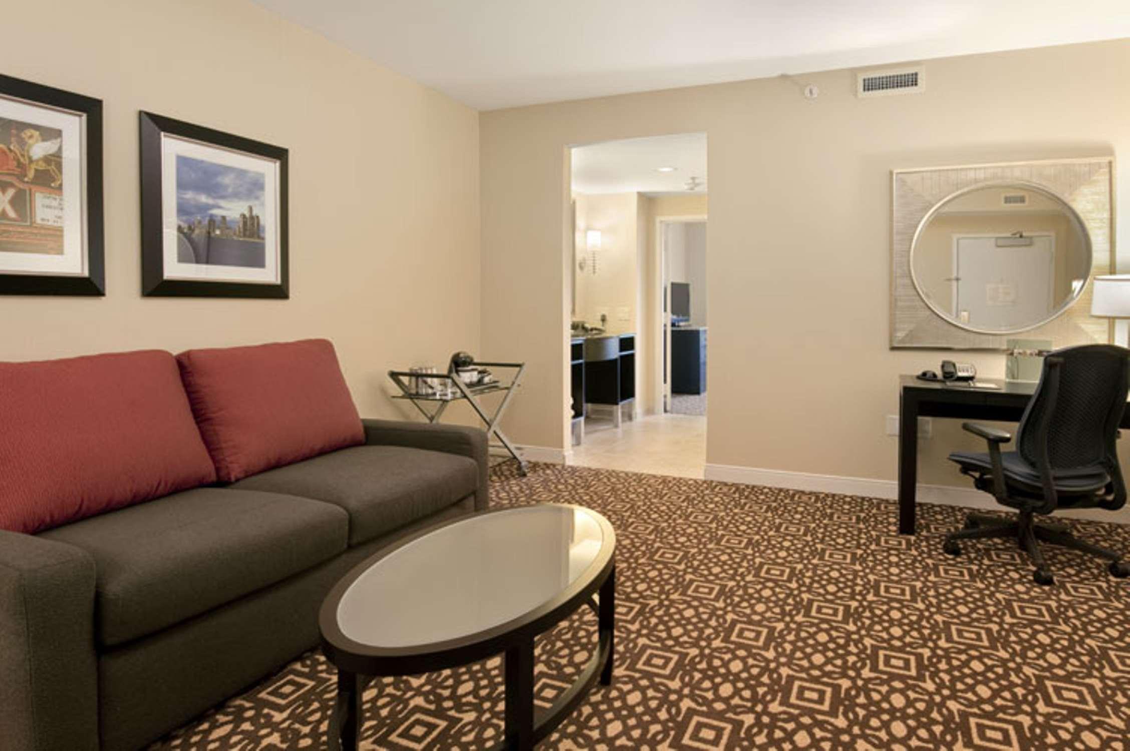 Doubletree Suites By Hilton Hotel Detroit Downtown - Fort Shelby Ngoại thất bức ảnh