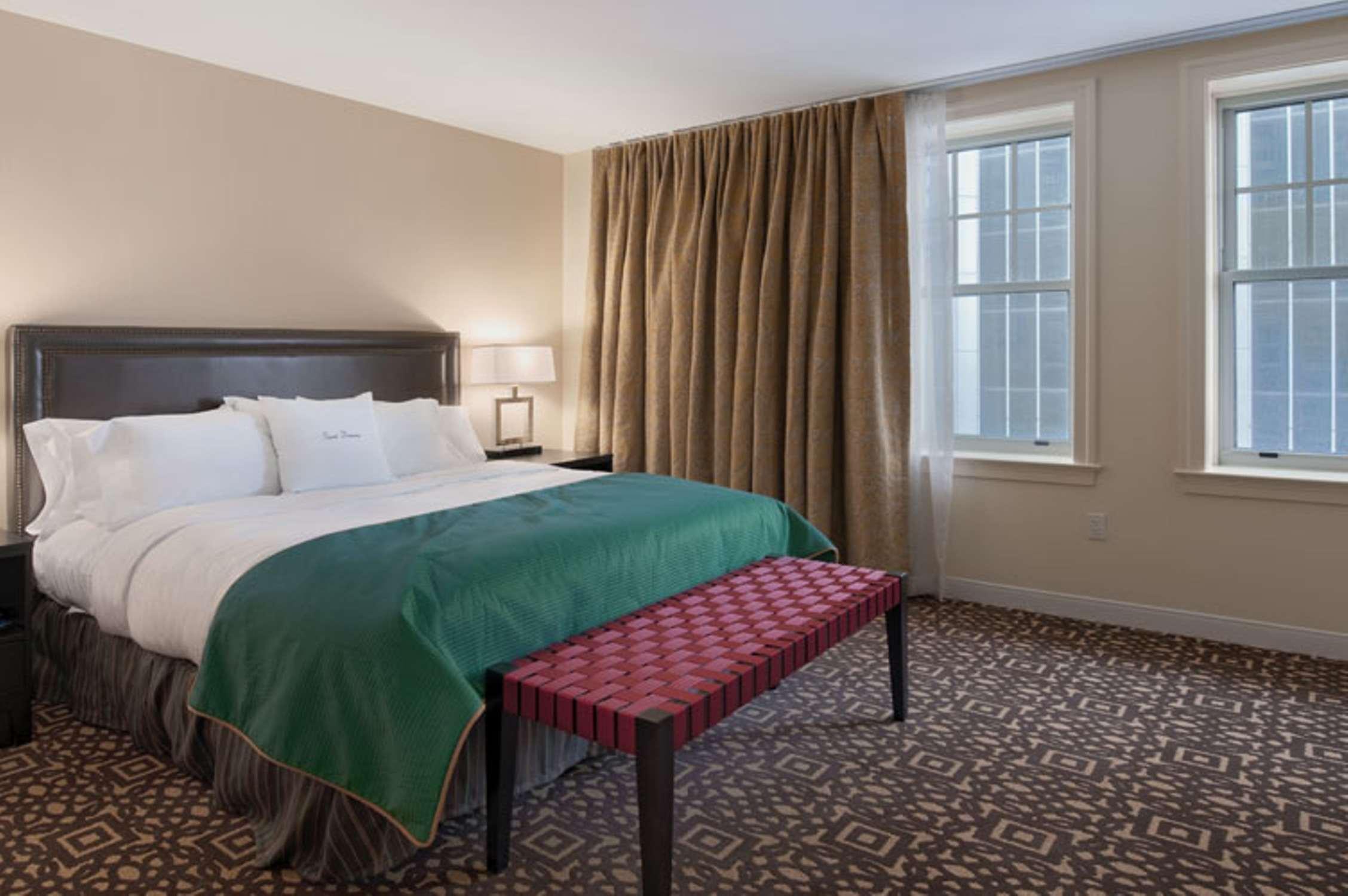 Doubletree Suites By Hilton Hotel Detroit Downtown - Fort Shelby Ngoại thất bức ảnh