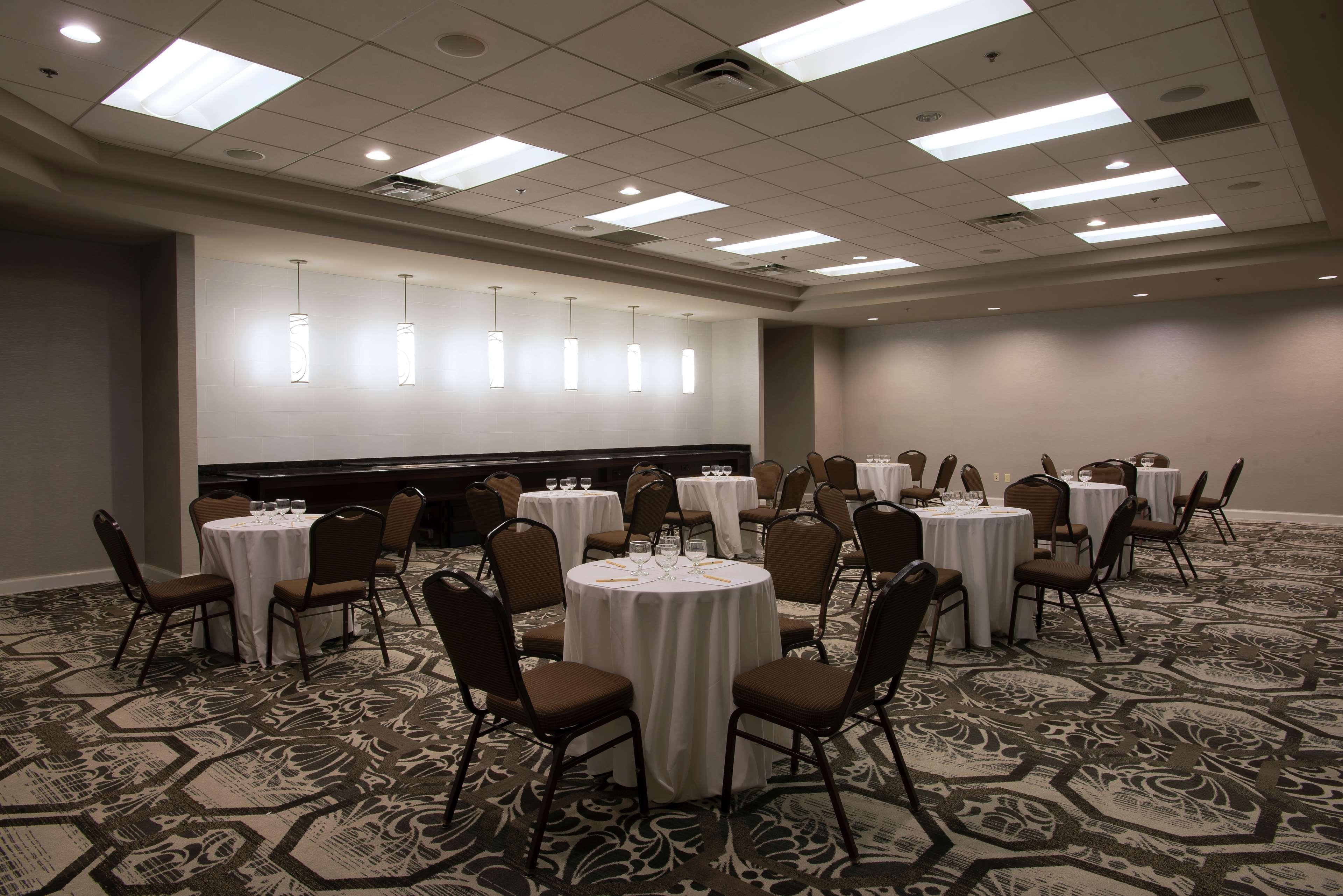 Doubletree Suites By Hilton Hotel Detroit Downtown - Fort Shelby Ngoại thất bức ảnh