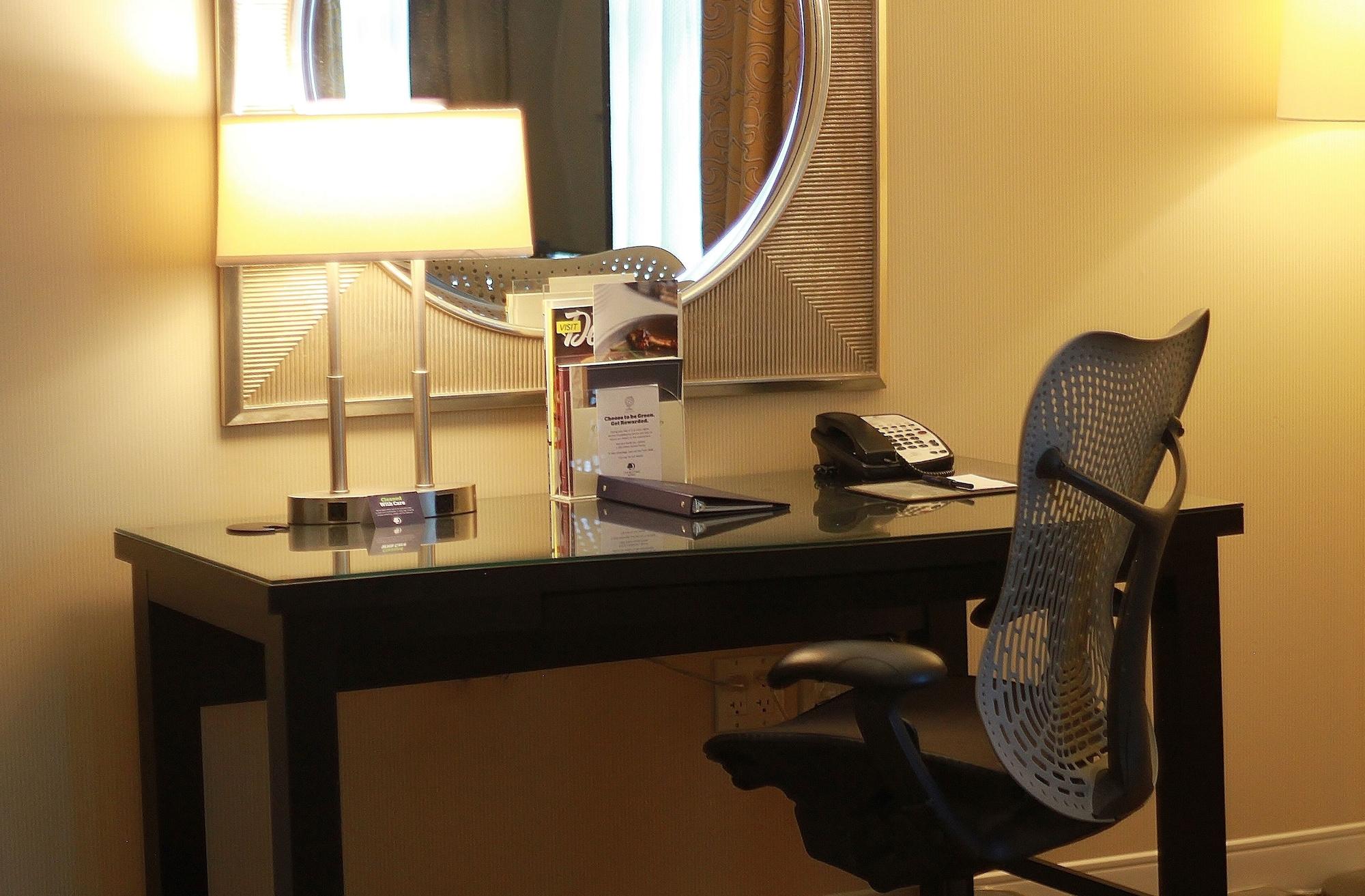Doubletree Suites By Hilton Hotel Detroit Downtown - Fort Shelby Ngoại thất bức ảnh