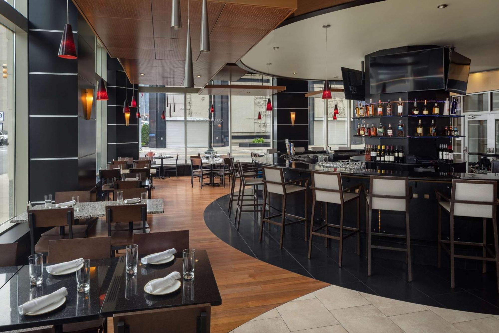 Doubletree Suites By Hilton Hotel Detroit Downtown - Fort Shelby Ngoại thất bức ảnh