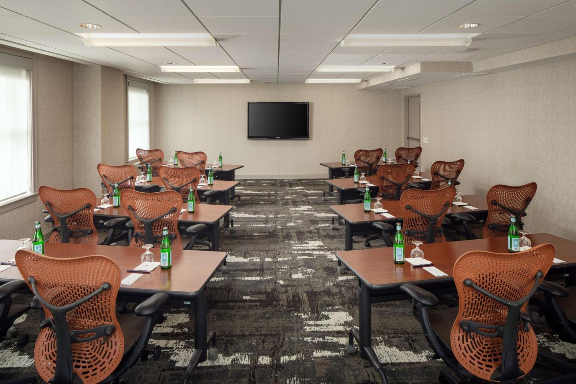 Doubletree Suites By Hilton Hotel Detroit Downtown - Fort Shelby Ngoại thất bức ảnh