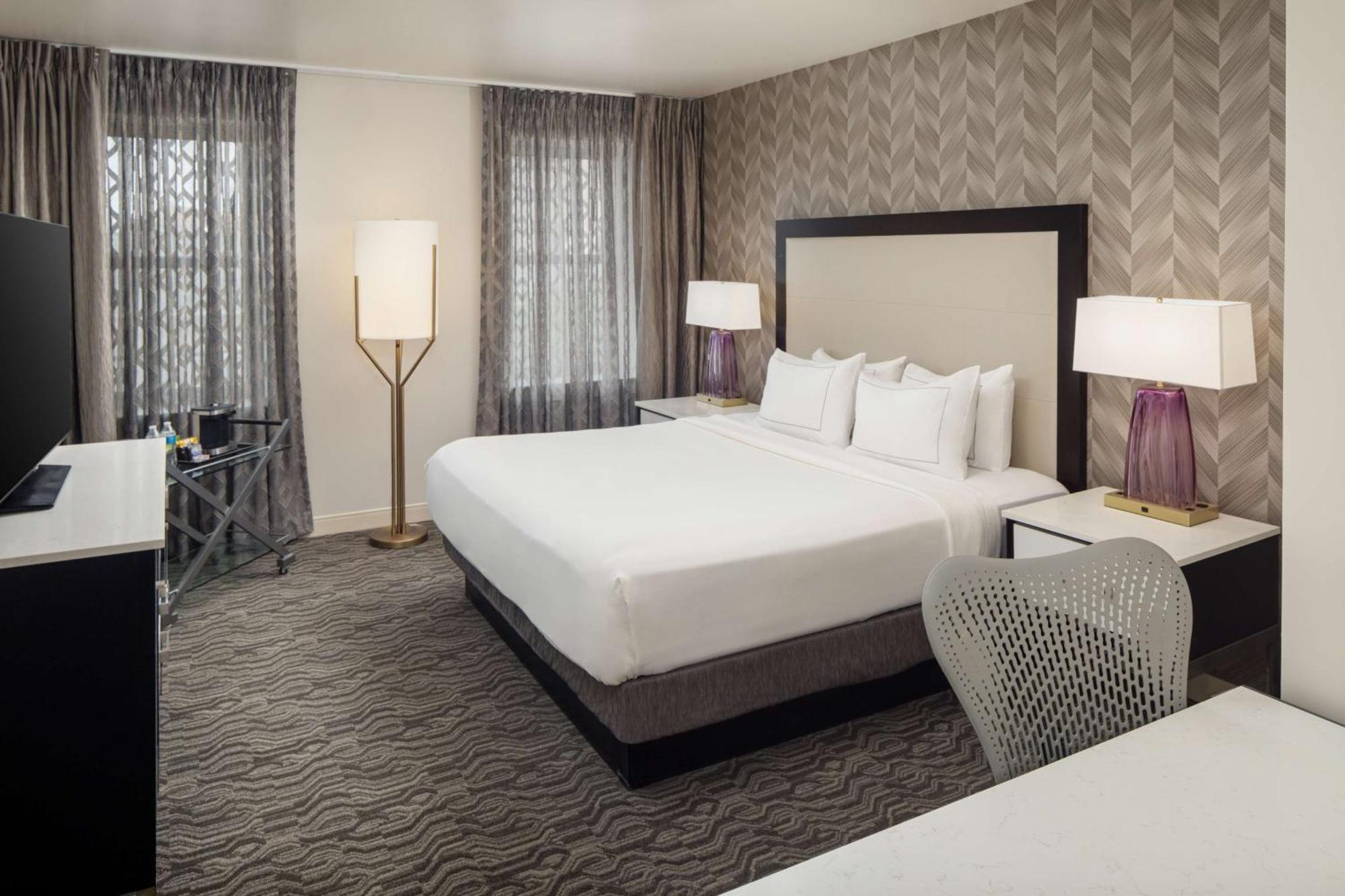 Doubletree Suites By Hilton Hotel Detroit Downtown - Fort Shelby Ngoại thất bức ảnh
