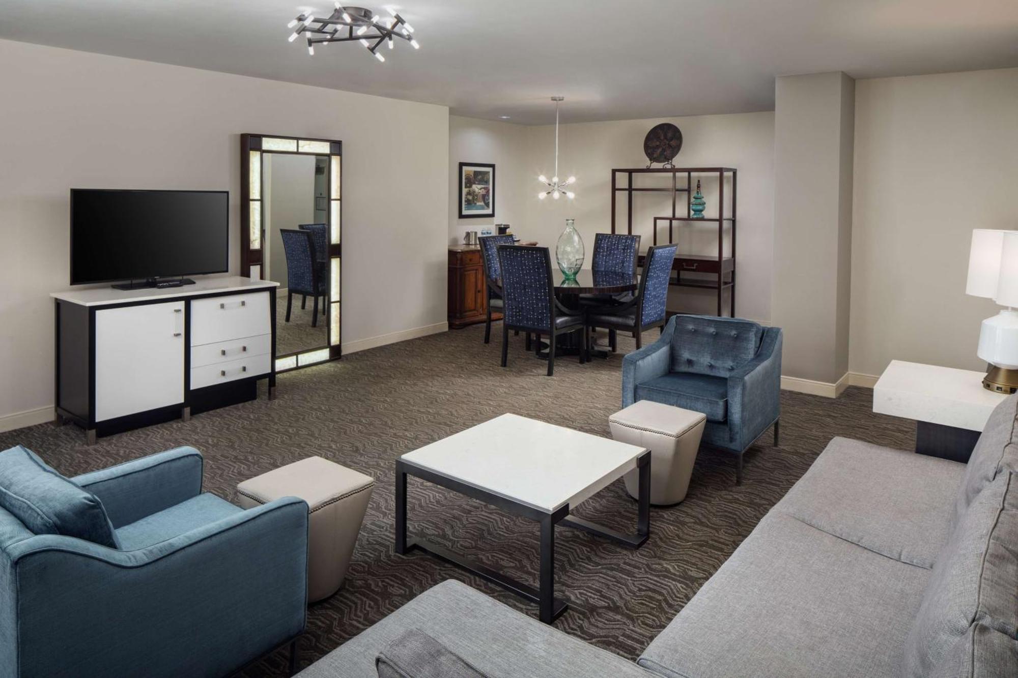 Doubletree Suites By Hilton Hotel Detroit Downtown - Fort Shelby Ngoại thất bức ảnh