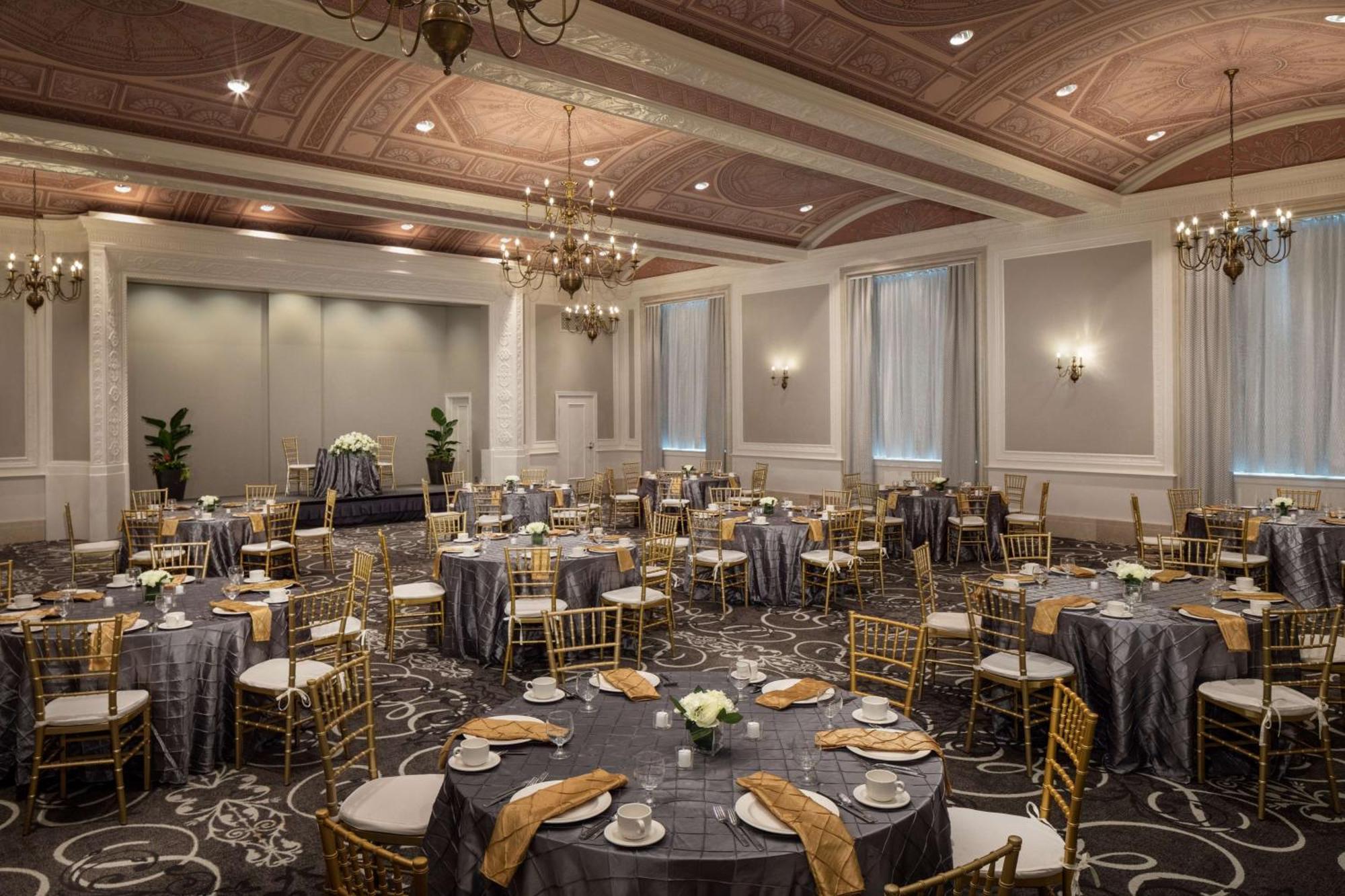 Doubletree Suites By Hilton Hotel Detroit Downtown - Fort Shelby Ngoại thất bức ảnh