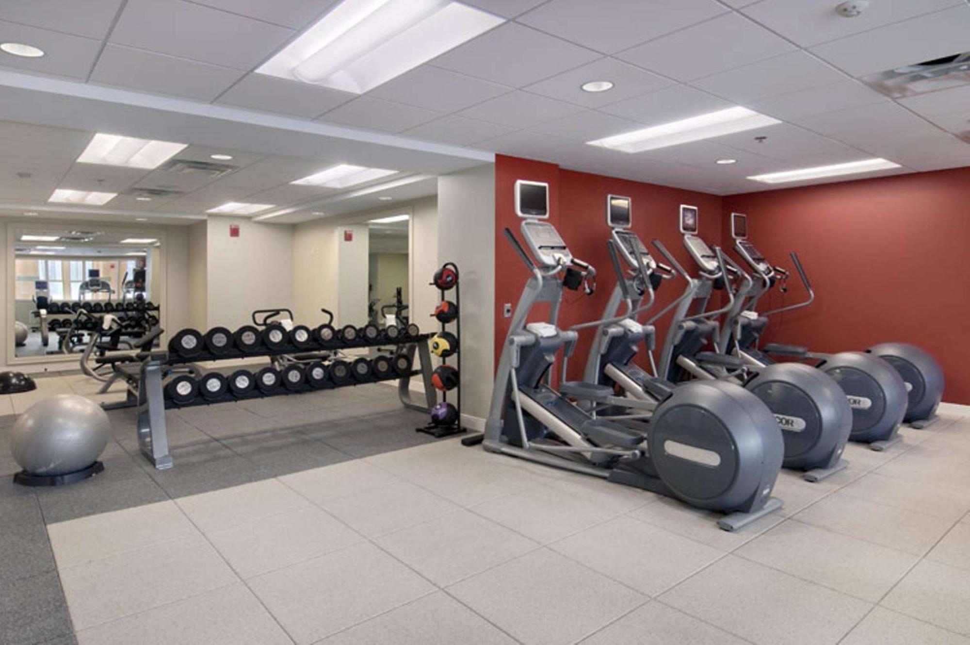 Doubletree Suites By Hilton Hotel Detroit Downtown - Fort Shelby Ngoại thất bức ảnh