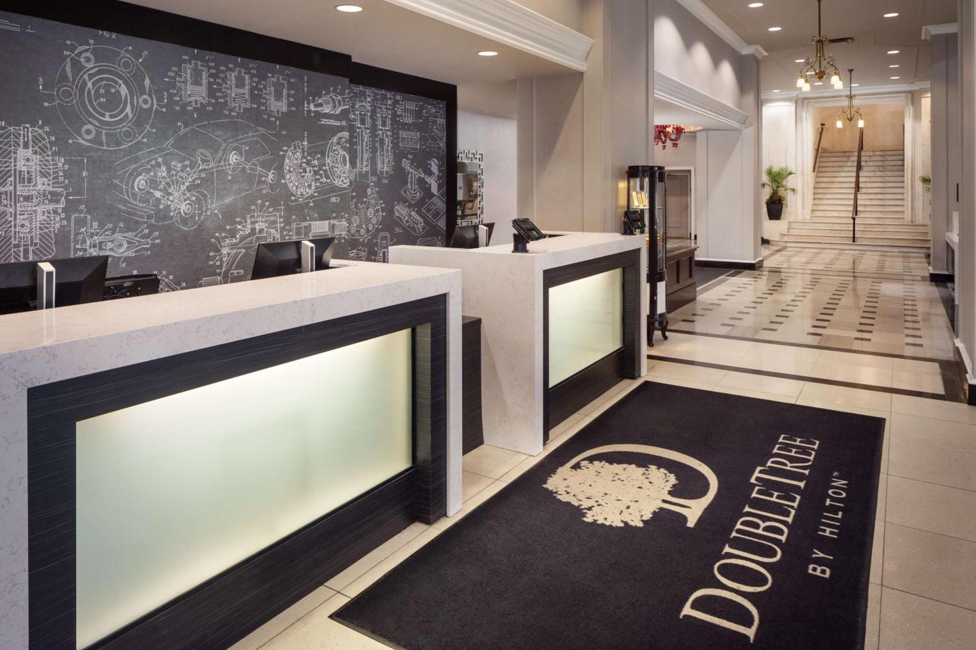 Doubletree Suites By Hilton Hotel Detroit Downtown - Fort Shelby Ngoại thất bức ảnh