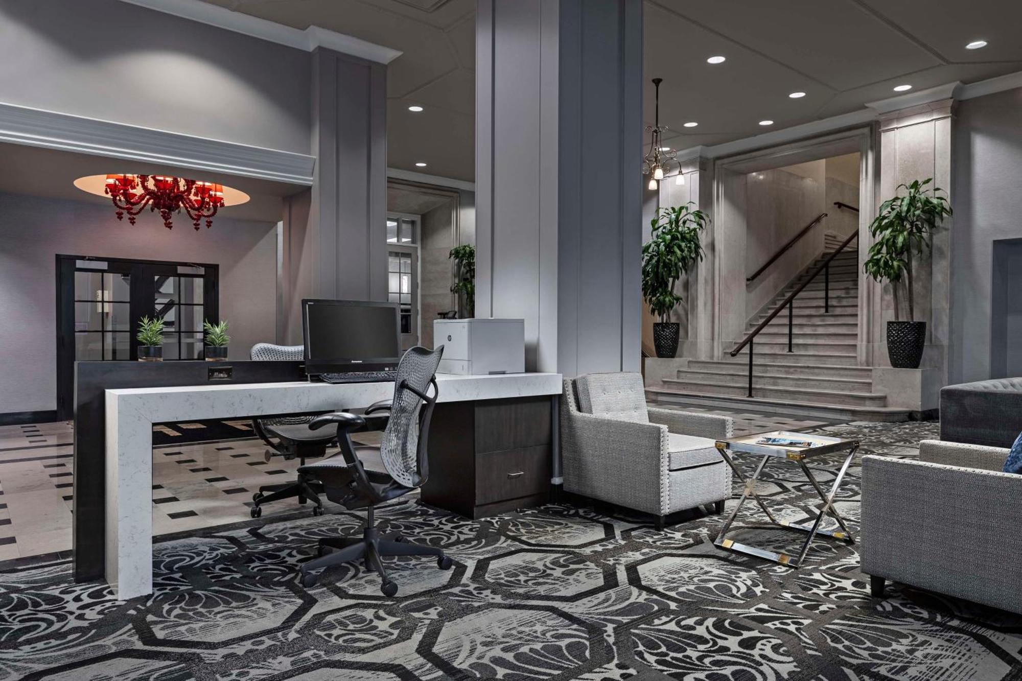Doubletree Suites By Hilton Hotel Detroit Downtown - Fort Shelby Ngoại thất bức ảnh