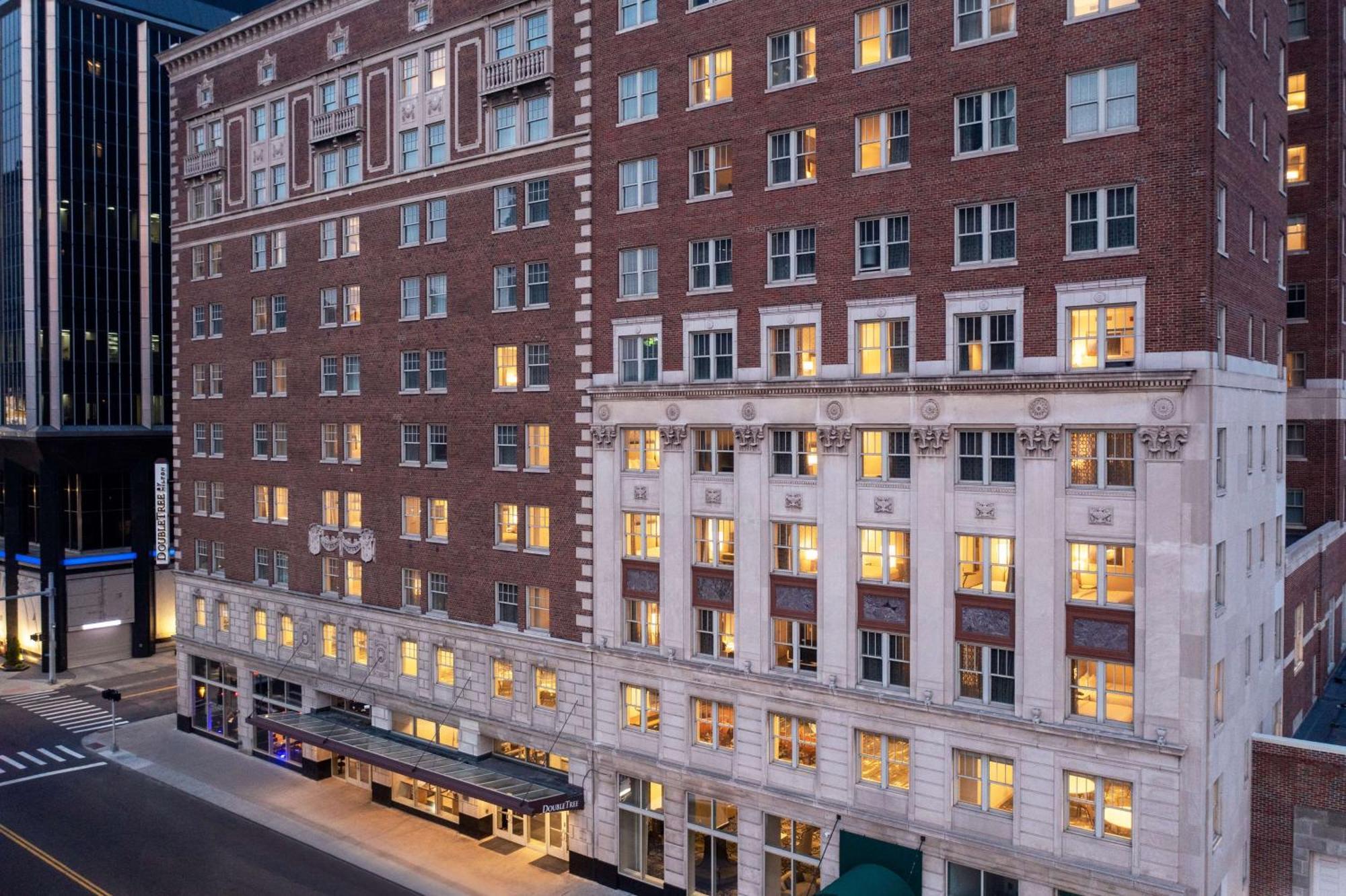 Doubletree Suites By Hilton Hotel Detroit Downtown - Fort Shelby Ngoại thất bức ảnh