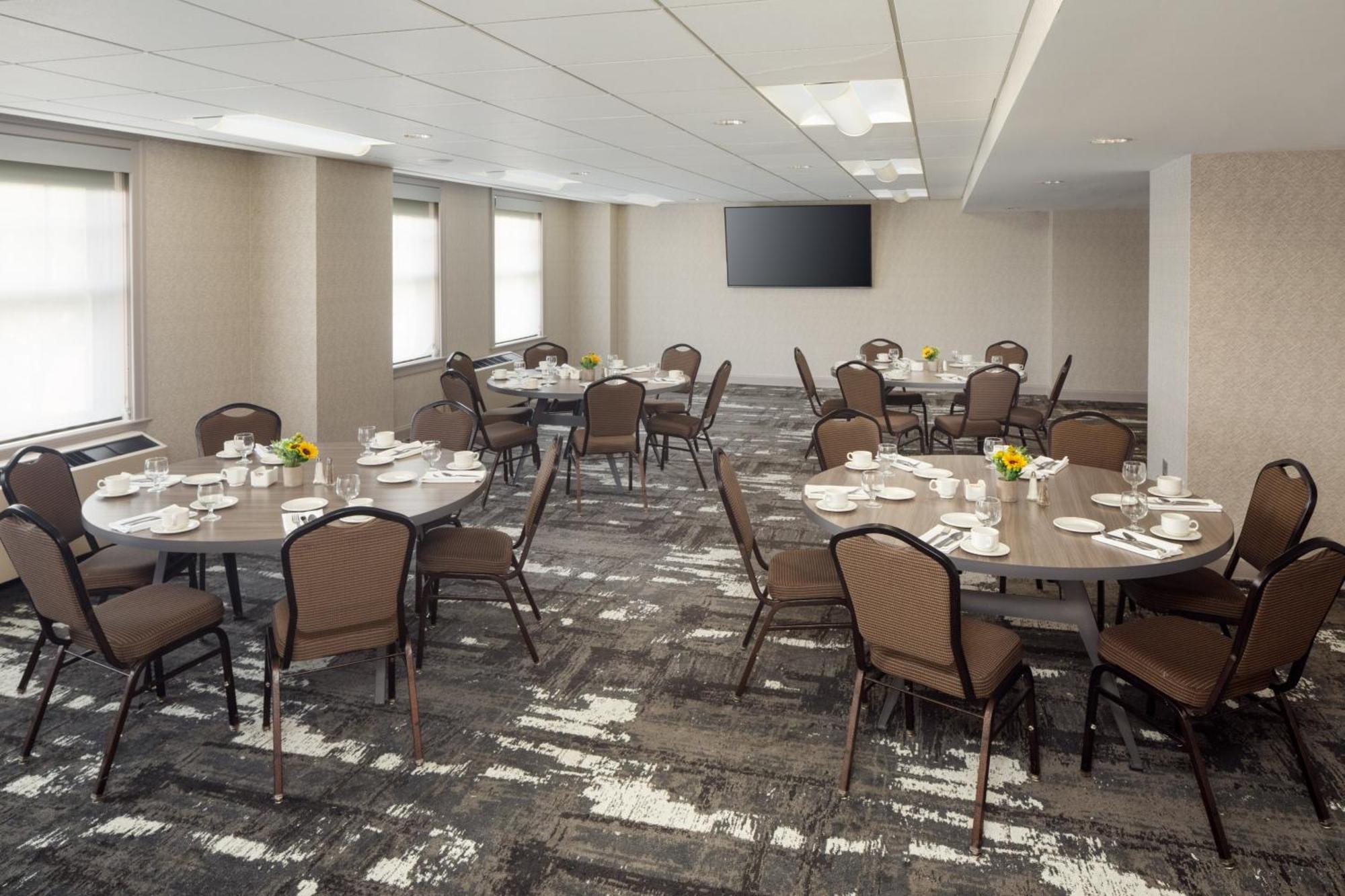 Doubletree Suites By Hilton Hotel Detroit Downtown - Fort Shelby Ngoại thất bức ảnh